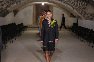 Фото 34 — Ukrainian Fashion Week SS27: ремесло, реконструкция и показ в укрытии