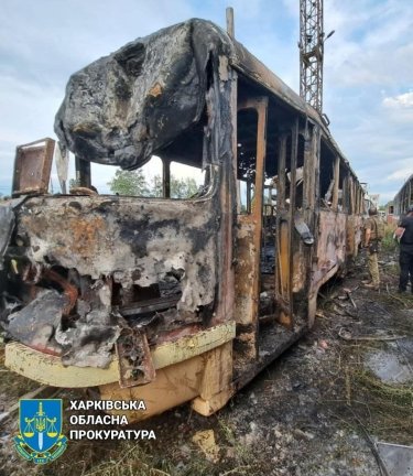 Фото 6 — Оккупанты в очередной раз обстреляли Харьков: повреждено Салтовское трамвайное депо (ФОТО)