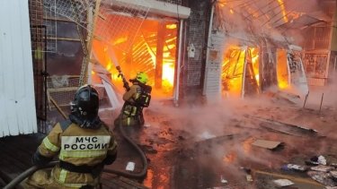 Фото 2 — Салют круче, чем в Новогоднюю ночь: в России горел склад с фейерверками (ФОТО, ВИДЕО)