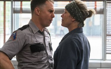 Фото 2 — Очищение огнем: о драме "Три билборда на границе Эббинга, Миссури"