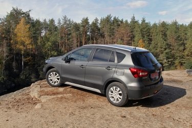 Фото 4 — На автомате: тест-драйв рестайлингового Suzuki SX4
