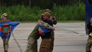 Фото 5 — Україна та РФ провели другий обмін полоненими в рамках 1000 на 1000