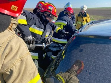 Фото 20 — На окружной Ровно микроавтобус влетел в легковушку: погибло двое, включая младенца (ФОТО)