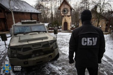 Фото 19 — СБУ обезвредила ОПГ, терроризировавшую под видом добробатов столичный бизнес, вымогая "дань" (ФОТО)