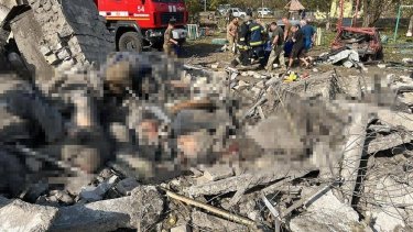 Фото 4 — Россияне ударили ракетой по Харьковской области: погибли более 50 человек (ФОТО)