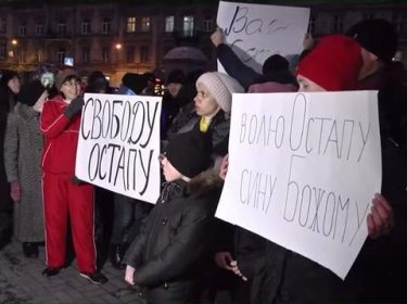 Фото 2 — Суд оставил лидера антивакцинаторов Стахива в изоляторе