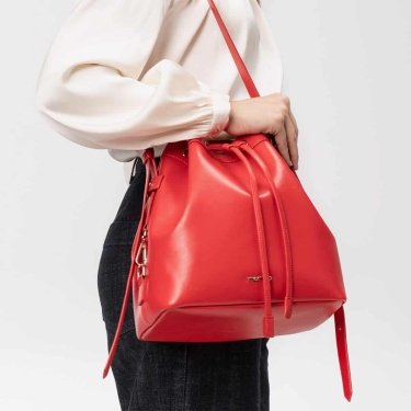 Фото 5 — Украинский дизайнер Ксения Шнайдер получила международную премию за «веганские джинсы», а итальянский Miomojo - за сумку из «яблочной кожи»