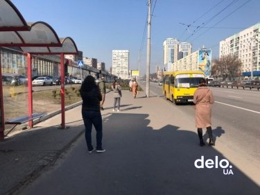 Фото 2 — Водители без масок, молодежь переходит на самокаты: как работает транспорт из-за карантина