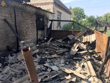 Фото 23 — Николаев снова под обстрелами: разрушен травмпункт, сгорел склад с лекарствами, есть раненые (ФОТО)