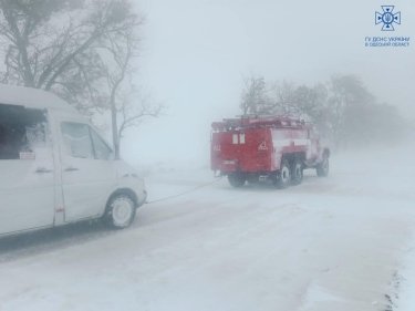 Фото 13 — Из-за непогоды в Украине заработал штаб по ликвидации ЧС на дорогах: самая проблемная - Одесская область (ФОТО)