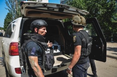 Фото 2 — Зеленский анонсировал "ответ террористам" на обстрел спасателей в Херсоне (ВИДЕО)