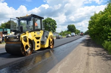 Фото 5 — В Україні триває ремонт автошляхів: відновлено понад 18 млн кв. м покриття