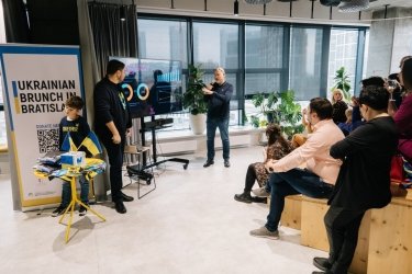 Фото 4 — В столице Словакии прошел благотворительный бранч с представителями украинской креативной индустрии