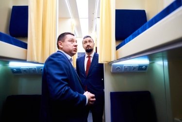 Фото 3 — "Укрзализныця" презентовала проект капсульного вагона (ФОТО)