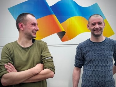 Фото 2 — В День Независимости состоялся обмен пленными: домой вернули военных и гражданских (ФОТО)