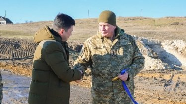 Фото 2 — В Николаевской области открыли мост, разрушенный в результате подрыва Каховской ГЭС (ВИДЕО)