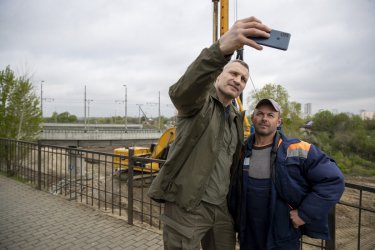 Фото 7 — Кличко озвучив термін запуску Подільського мосту для автівок (ФОТО)