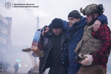 Фото 16 — Росія атакувала промислову інфраструктуру Запоріжжя: 13 загиблих, понад 100 поранених (ФОТО, ВІДЕО)