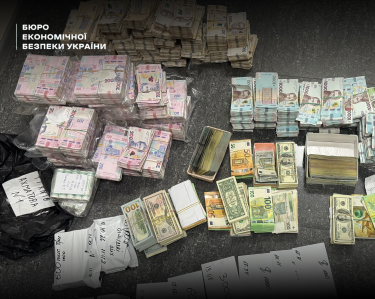 Фото 3 — 630 миллионов наличными: БЭБ разоблачило гигантскую сеть нелегальных обменников