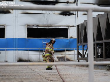 Фото 4 — Пожежа на заводі Flex триває другу добу. Американська торговельна палата звертається до Трампа, а влада виділяє кошти