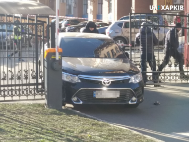 Фото 2 — Взрыв авто в Харькове: личность потерпевшего установлена (ФОТО, ВИДЕО)