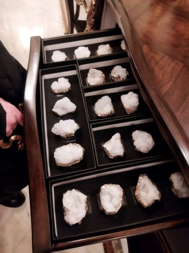 Фото 10 — Суд арестовал имущество жены Медведчука более чем на 5,6 млрд грн