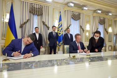 Фото 2 — По примеру США: Apple поможет Украине провести перепись населения