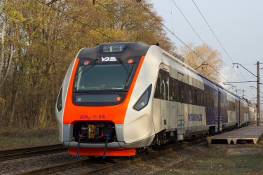 Фото 7 — Крюковский вагоностроительный завод выпустил на железную дорогу новый поезд (ФОТО)