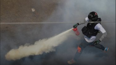 Фото 4 — Госпереворот в Мьянме: военные открыли огонь по протестующим, есть погибшие и раненые