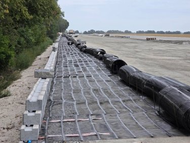 Фото 2 — На Житомирщині реконструюють міст, збудований понад 60 років тому: як тривають роботи