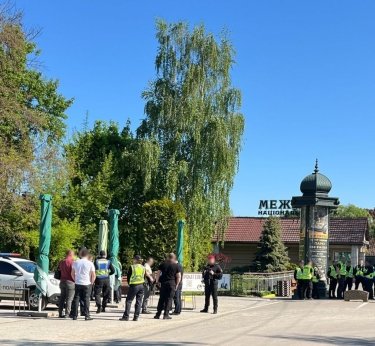 Фото 2 — В Минприроды пожаловались на препятствование "неизвестными" передаче в управление государству имущества в парке "Межигорье"