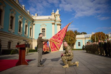 Фото 6 — Зеленський присвоїв звання Героя України майже двом десяткам військових та сотенному УПА Симчичу