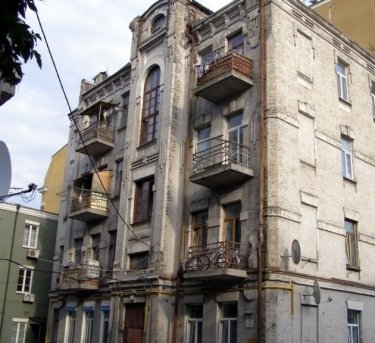 Фото 3 — В Києві на межі руйнації опинилися десятки історичних будинків (ІНФОГРАФІКА, ФОТО)