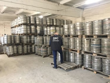Фото 6 — В Запорожье налоговики конфисковали 100 тысяч литров алкогольного суррогата (ФОТО)