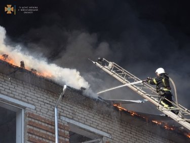 Фото 4 — Российские войска в ходе обстрела Николаева разрушили до основания дом культуры (ВИДЕО)