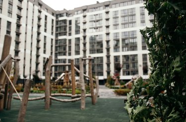 Фото 3 — Чому переселенці обирають Івано-Франківськ: місцевий забудовник розповів про квартири за $36 тисяч та доступний ринок офісів