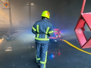 Фото 31 — В Тернополе сгорел завод по производству пенопласта (ФОТО, ВИДЕО)