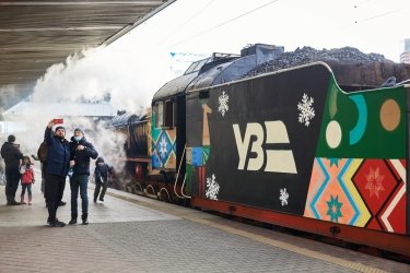 Фото 2 — "Укрзалізниця" запускає ретро-поїзд на паровозній тязі на різдвяно-новорічні свята
