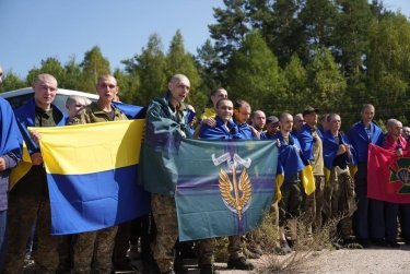 Фото 3 — Украина и РФ обменялись пленными: домой вернулись 115 защитников (ФОТО)