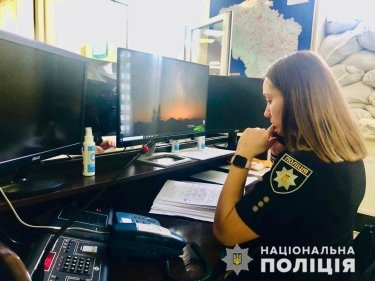 Фото 5 — "Потрібні додаткові руки": поліція кличе на роботу волонтерів для прийому дзвінків