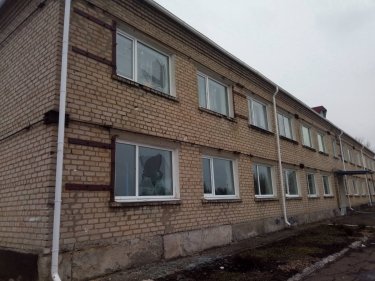 Фото 2 — Бойовики посилили обстріл: снаряд потрапив у двір ліцею, де знаходилися 30 учнів