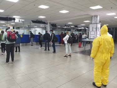 Фото 2 — В аэропорт "Борисполь" прибыл эвакуационный самолет из Майами с украинцами на борту (ФОТО)