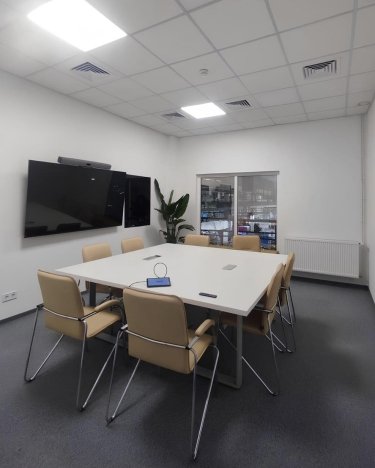 Фото 19 — РФ атаковала американский завод по производству электроники в Мукачево, 15 раненых