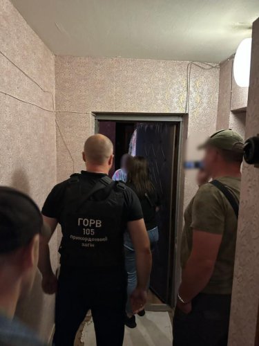 Фото 7 — В Чернігові викрили "бізнес" з вивозу чоловіків з України в якості водіїв автобусів (ФОТО)