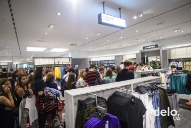 Фото 54 — Первый пошел: как флагманский магазин H&M в Lavina Mall открывали — фото