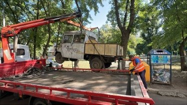 Фото 4 — В Киеве за полгода убрали почти 1700 заброшенных авто