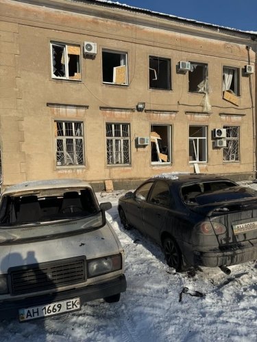 Фото 6 — Армия РФ авиабомбой разрушила здание "Укртелекома" на Харьковщине, в результате атаки дронов в Запорожье пострадала женщина