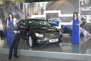 Фото 2 — Три плюс один: на рынок вышли рестайлинговый Chevrolet Cruze с тремя типами кузовов и новый Chevrolet Captiva