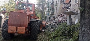 Фото 5 — Россияне разрушили жилой дом в Бахмуте
