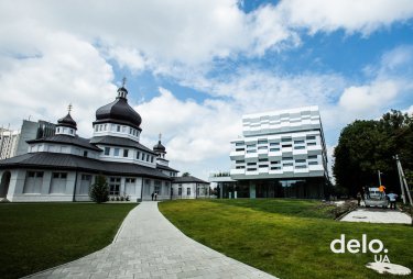 Фото 17 — "Горіховий дім": відкрити бізнес, щоб не просити грошей на соціальні ініціативи